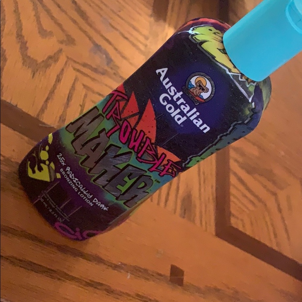 trouble maker bronzer